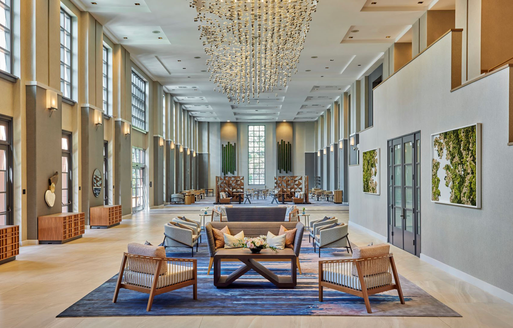 Regency Foyer Shor