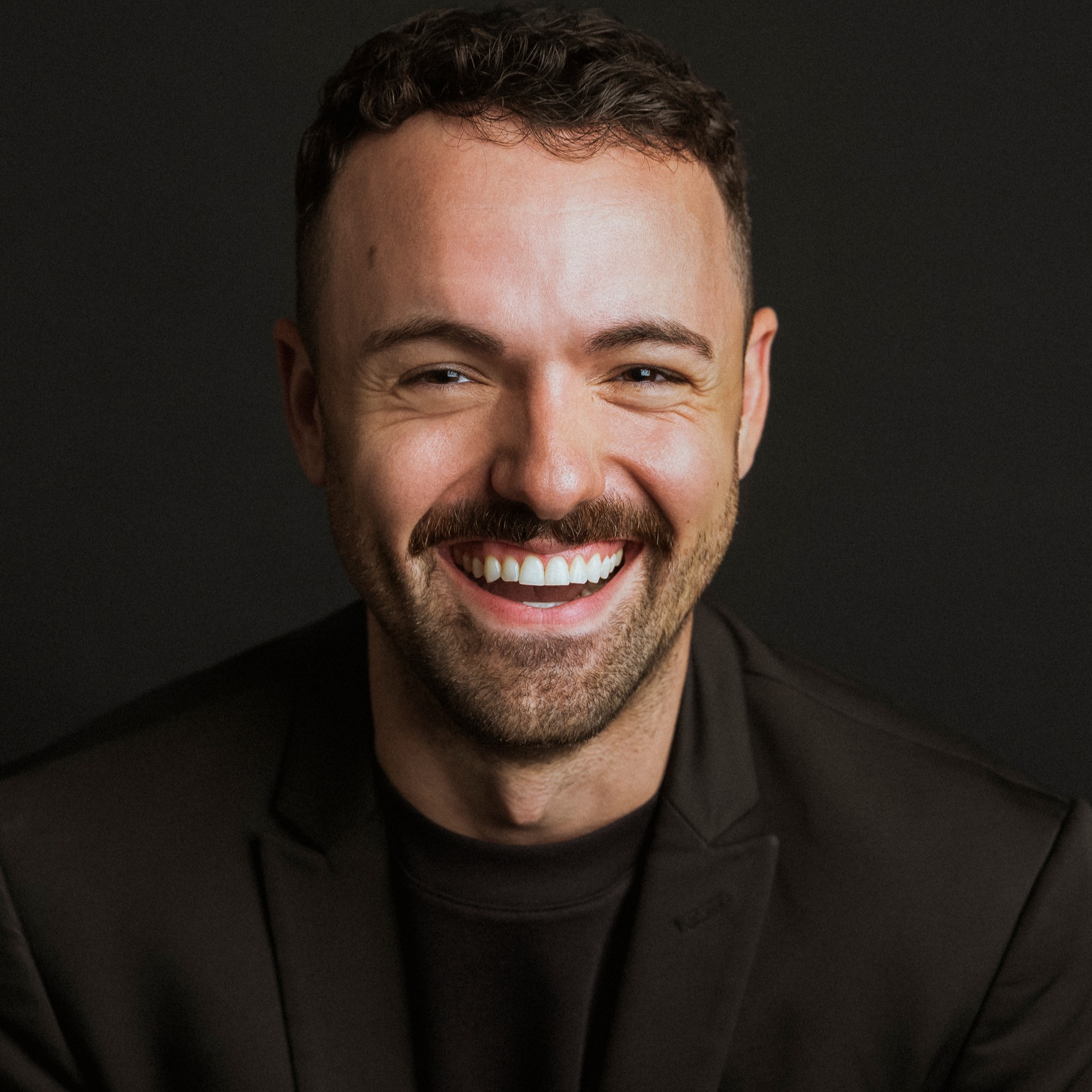 Dean Murphy headshot Sophia Carrara square