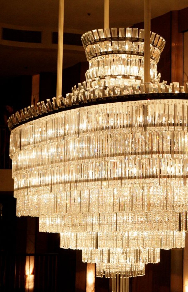 Chandelier Square 600x930